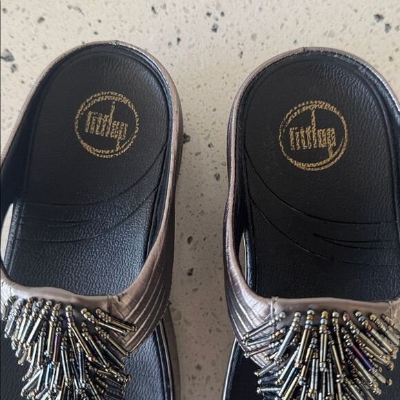 FitFlop Metallic Pewter Beaded Fringe Wedge Thong Comfort Sandals Women’s Size 7 - Picture 3 of 12